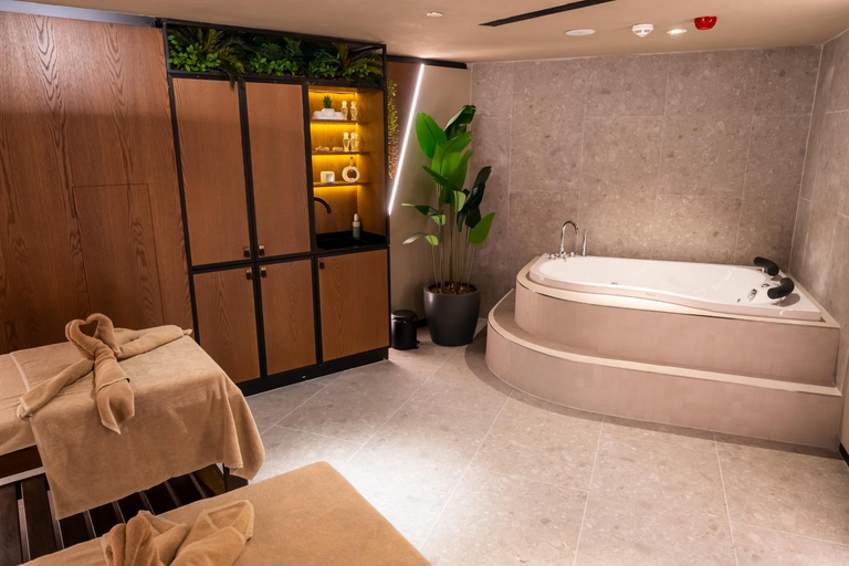 Bathroom 3, Novotel Istanbul Bomonti, Şişli