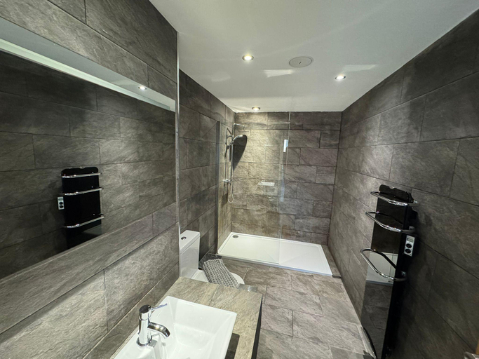 Bathroom 3, Castle House Holiday Home, Derbyshire