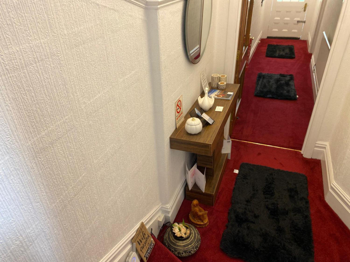 Others 4, Villa Guest House, Bridgend
