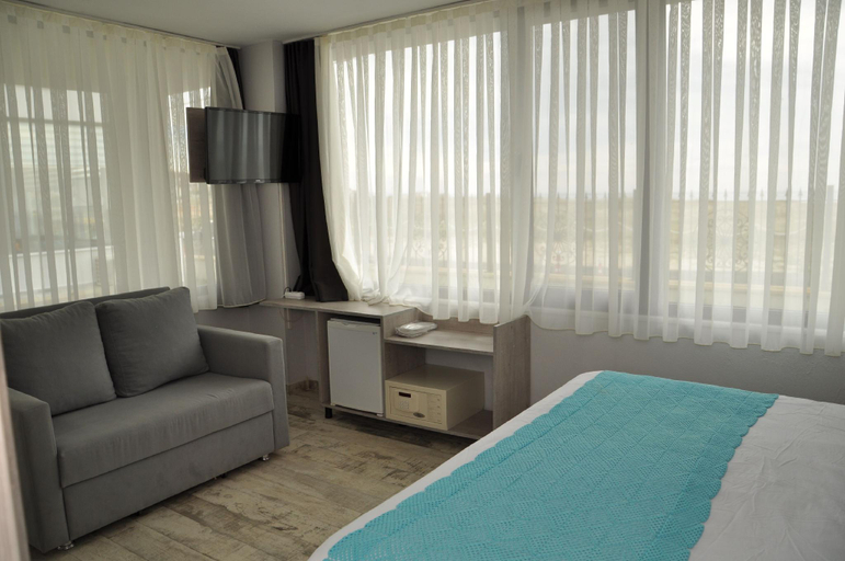 Bedroom 3, Yalıköy Deniz Otel, Çatalca