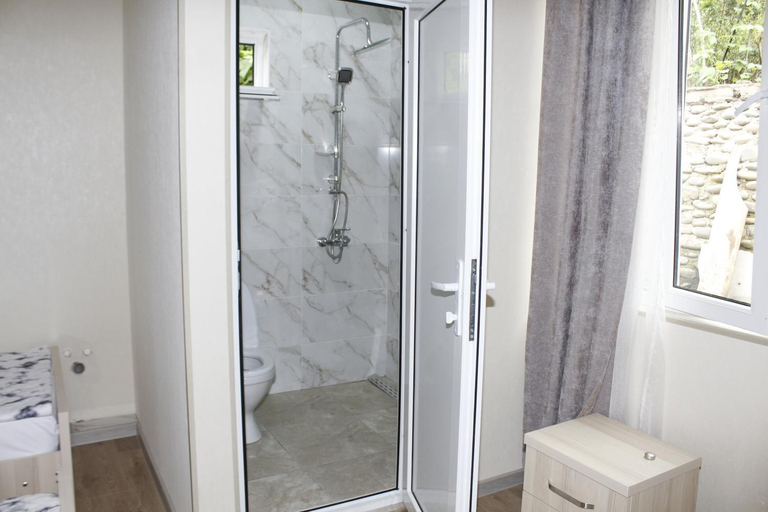 Bathroom 2, Best Guesthouse, Tskaltubo