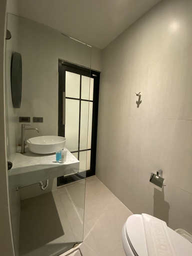 Bathroom 3, Sugar Ohana Poshtel, Phuket Island