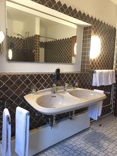 Bathroom 5, Hotel Hollenstedter Hof, Harburg
