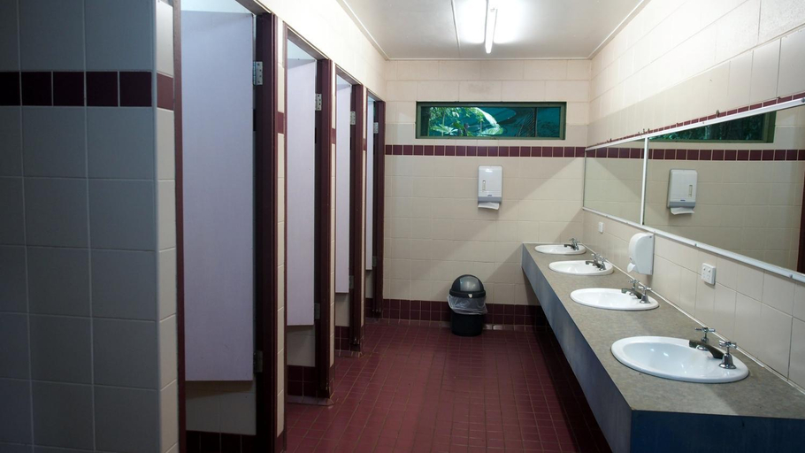 Bathroom 3, Daintree Crocodylus Village, Douglas