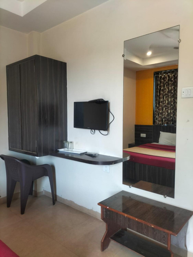 Bedroom 3, Hotel Shri Pushpanjali, Ahmadnagar