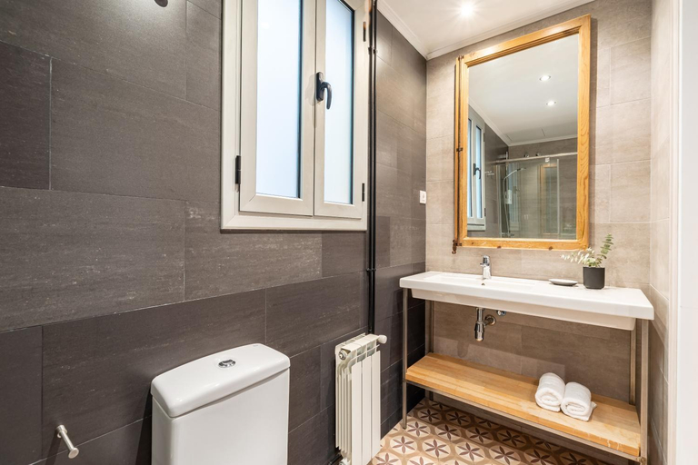 Bathroom 4, Fuster Apartments, Barcelona