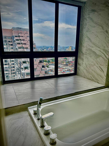 Others 5, imperio residence, Malacca City