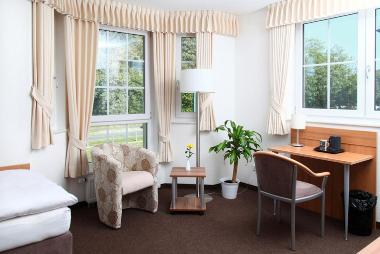 Others 4, Hotel Furstenberg, Essen