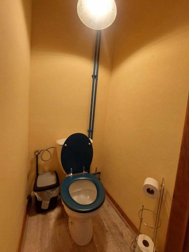 Bathroom 5, Le Vieux La Roche, Luxembourg