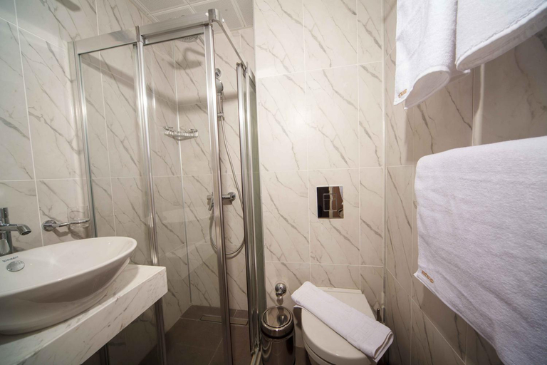Bathroom 3, Belmond hotel, Fatih