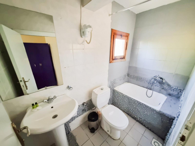Bathroom 3, White Palace Hotel, Adalar