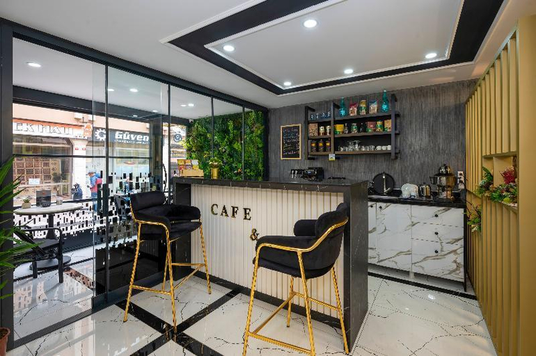 Food & Drinks 3, California Hotel, Fatih
