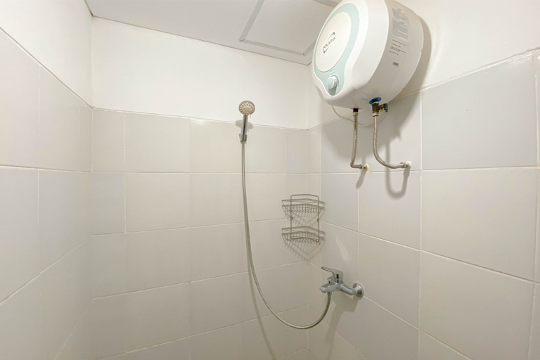 Bathroom 5, Simply Studio Apartment Cordova Edupartment Semarang By Travelio, Semarang