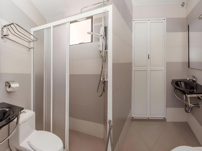 Bathroom 4, Sunshine Inn Melaka, Malacca City