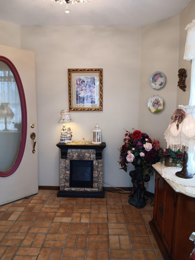 Others 5, Victorian Inn, Pawnee