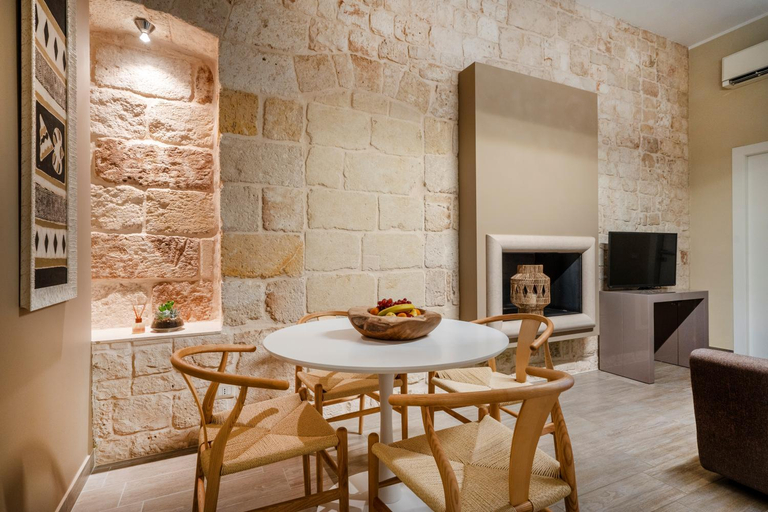Others 5, B&B Morabella, Bari
