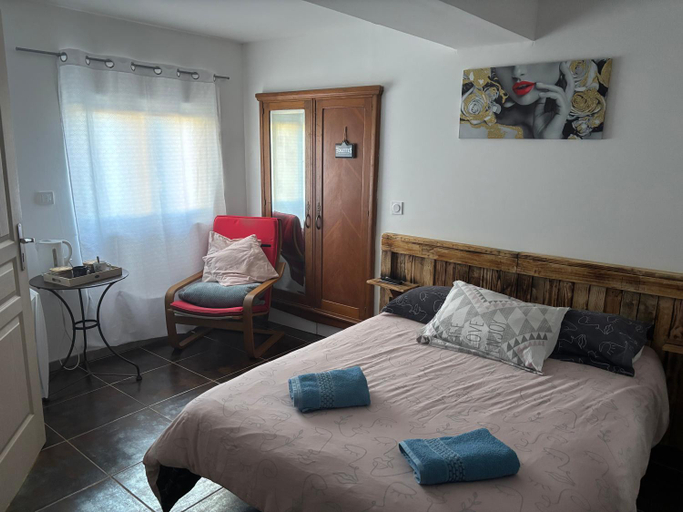 Others 4, Proprietaire prive, Aude