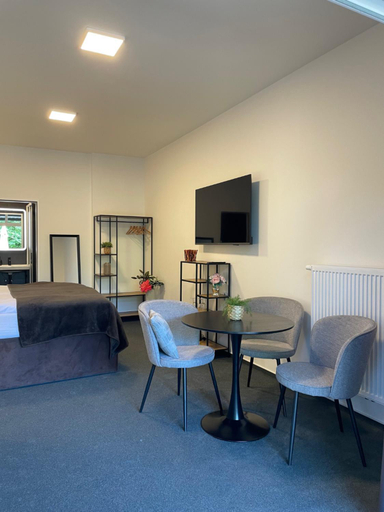 Others 5, Apartmany Hrazni, Brno