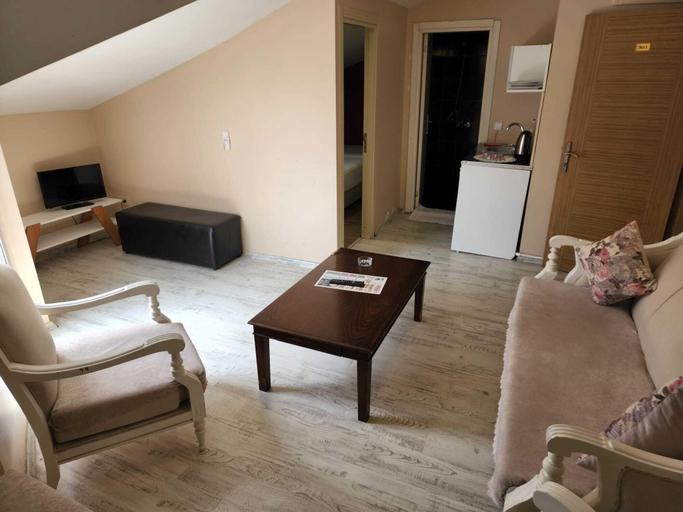 Others 5, 216 Turkuaz Suit, Maltepe