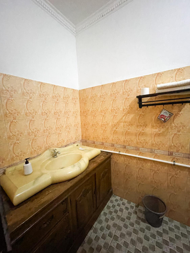 Bathroom 5, dAlvin Homestay, West Manggarai