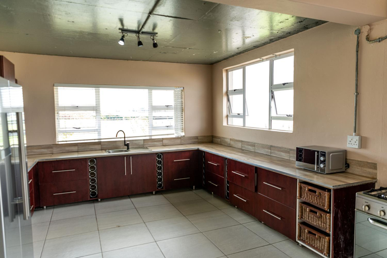Others 3, 36 Emanzini Villa, Fezile Dabi