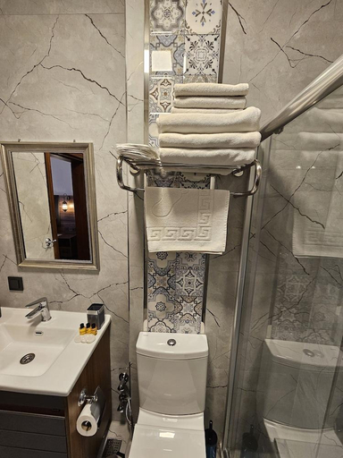 Bathroom 3, Gul Sultan Hotel, Fatih
