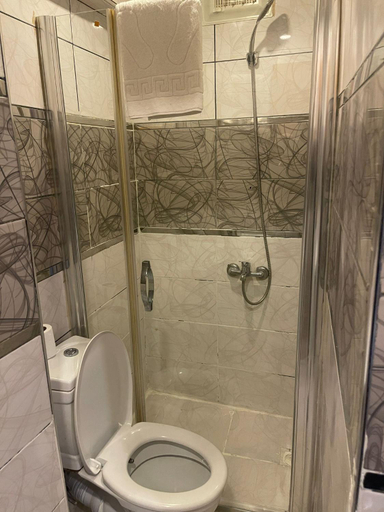 Bathroom 2, Ufuk Hotel, Beyoğlu