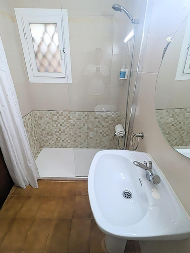 Bathroom 4, Don Carlos, Baleares
