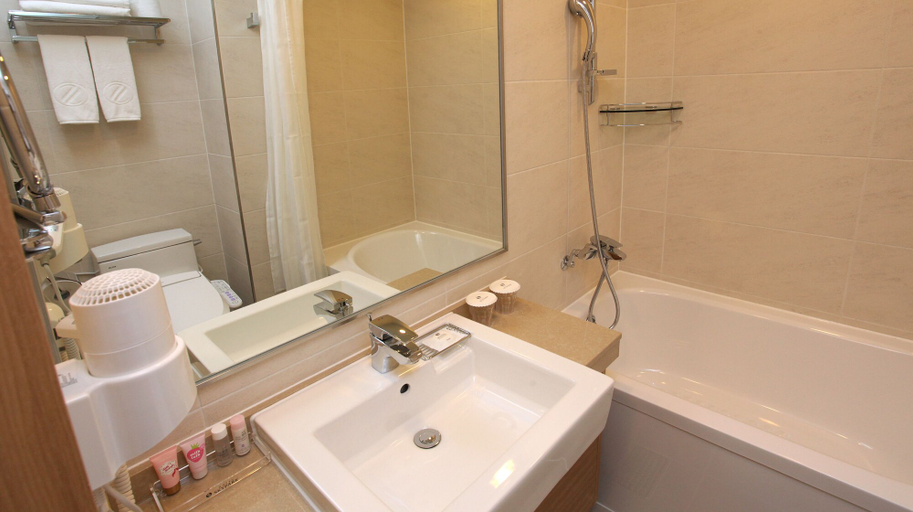 Bathroom 4, Skypark Jeju I, Jeju