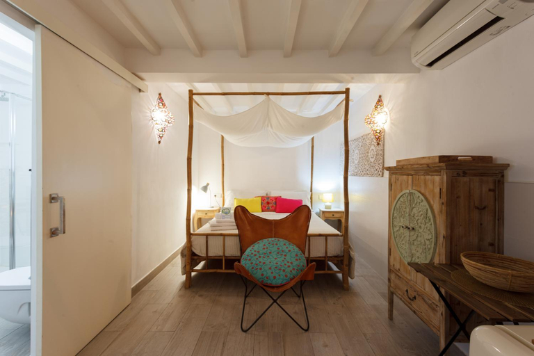 Others 4, Casa Catalina, Baleares