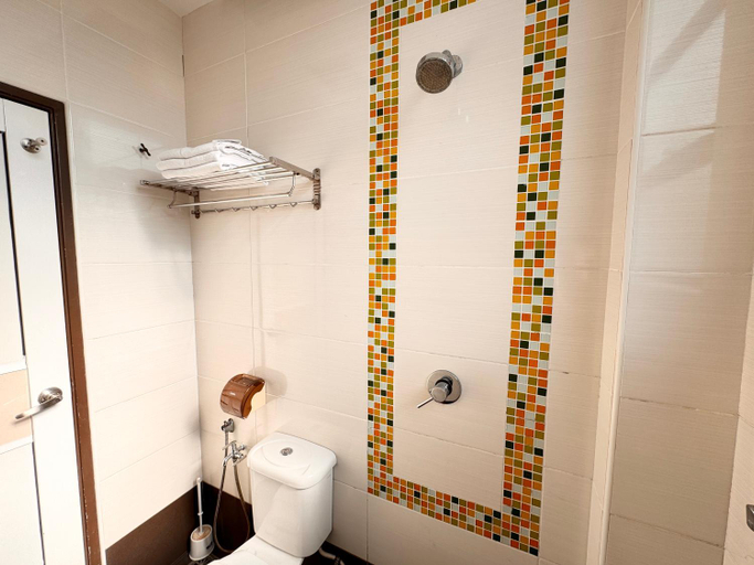 Bathroom 4, Sunflower Hotel Melaka, Malacca City