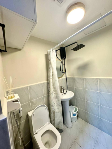 Bathroom 3, Near Mactan Cebu Airport - Bibera's Place, Lapu-Lapu City