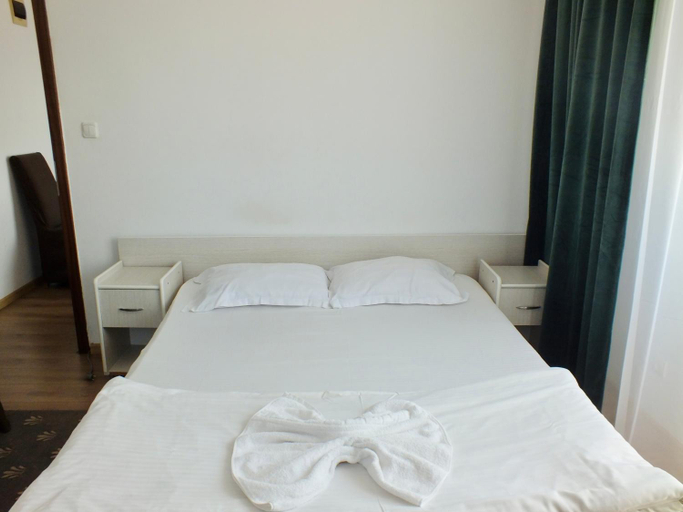 2, Hotel Trio Giroc, Giroc