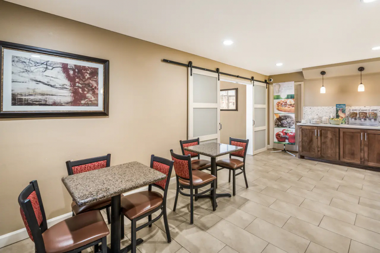 Food & Drinks 5, Quality Inn Arkadelphia - University Area, Clark