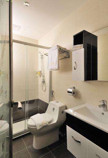 Bathroom 3, E RED HOTEL COSMO, Seberang Perai Tengah