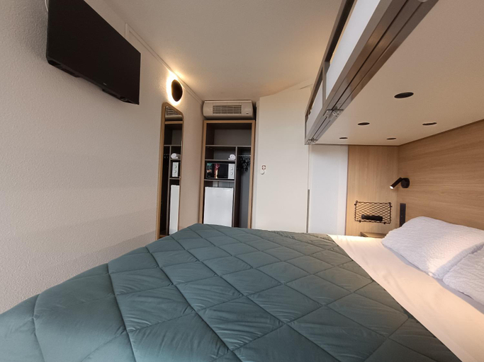 Bedroom 4, PREMIERE CLASSE SAINTES, Charente-Maritime
