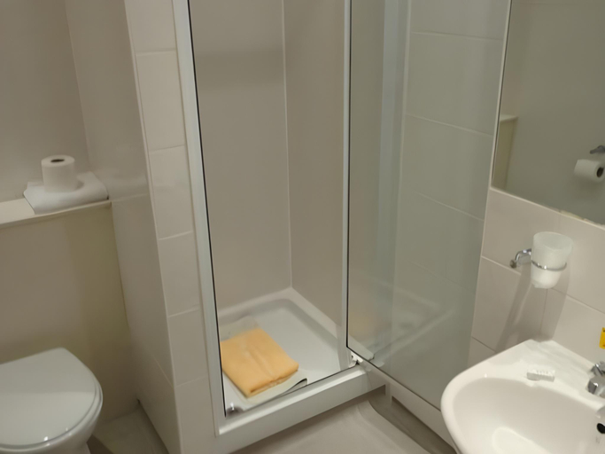 Bathroom 4, Sandyford Hotel, Glasgow