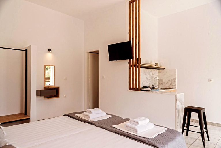 Others 4, Celestial Studios, Ionian Islands