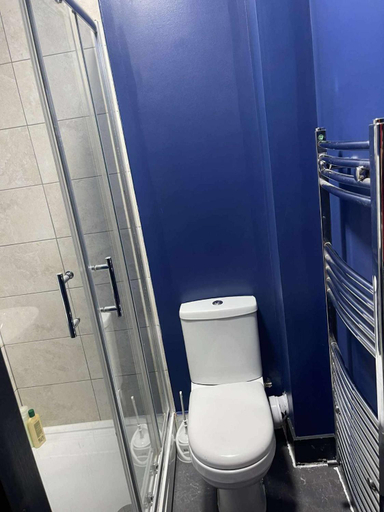 Bathroom, Double en suit room in Levenshulme, Stockport