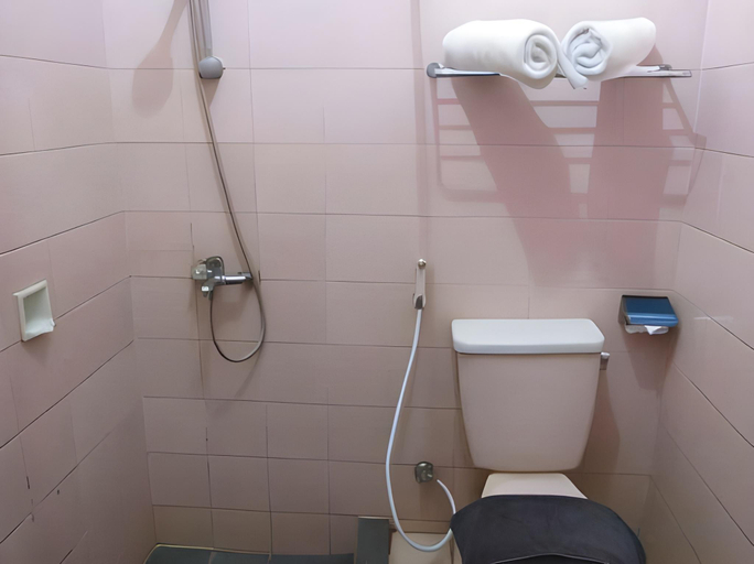 bathroom 7