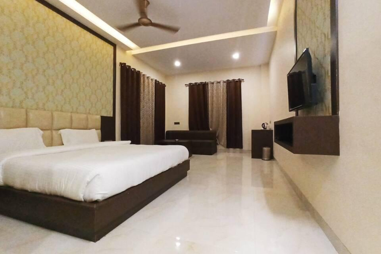 Bedroom 3, The Grand Shukarana, Narsimhapur