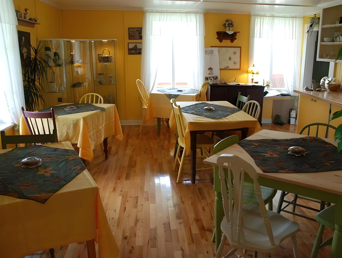 Others 5, Gite de la Baie Hatee, Rimouski-Neigette