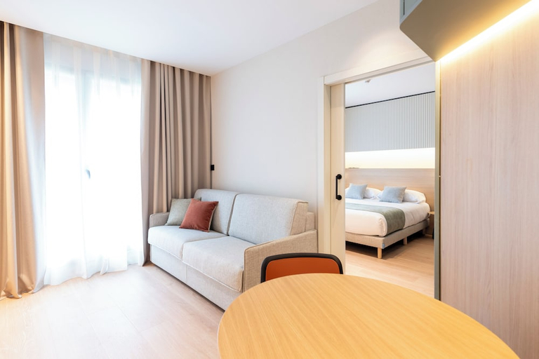 Bedroom 3, Aparthotel Atenea Calabria, Barcelona