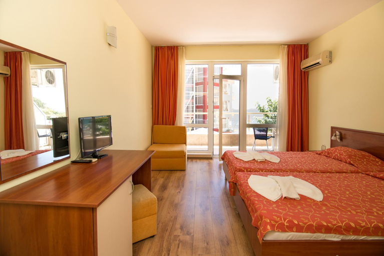 Bedroom 3, Iris Beach Hotel, Nesebar