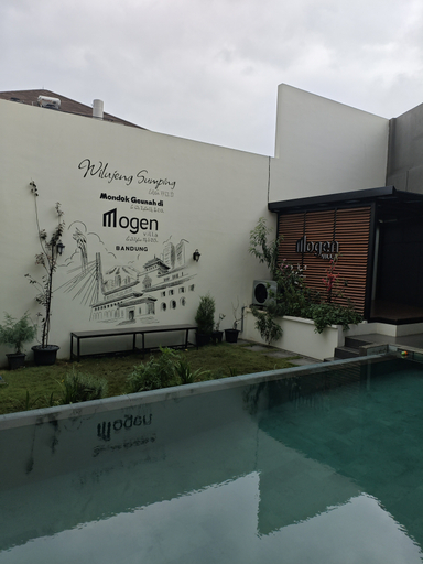 Mogen Villa Bandung - Tap to explore photos