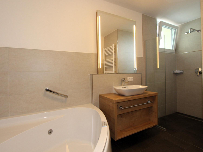 Bathroom 4, H&P Touristik Residenz Grafenmatt GRA-2-2, Breisgau-Hochschwarzwald