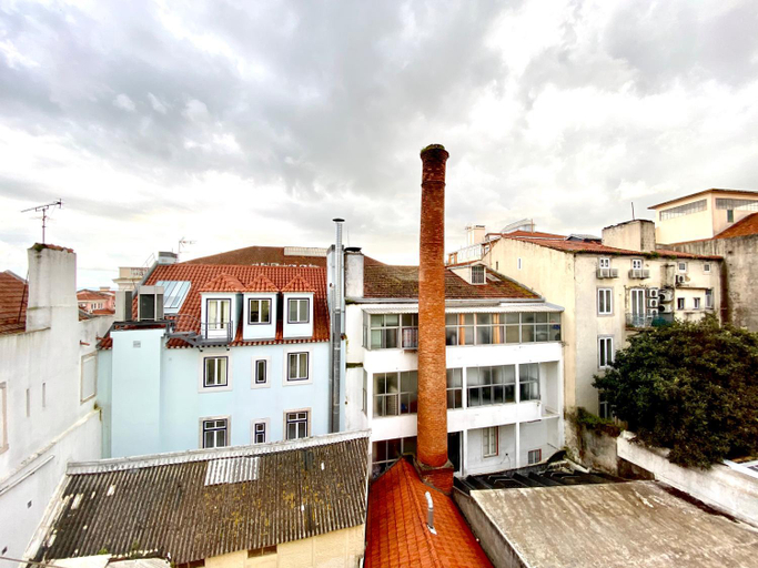 Others 3, ArtDeco Chiado 4 - Large Comfortable Double Room with shared Bathroom, Lisbon