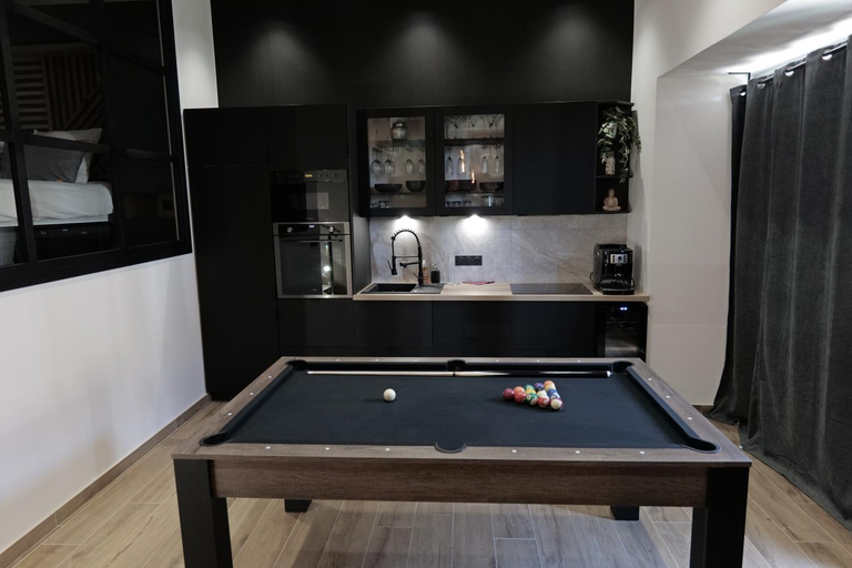 Others 4, Bali Suite, Doubs