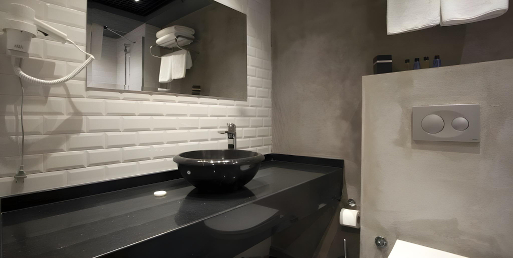 Bathroom 2, Red Stone Hotel, Kadıköy