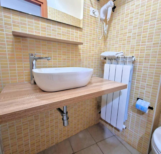 Bathroom 2, B&B ONE, Catania
